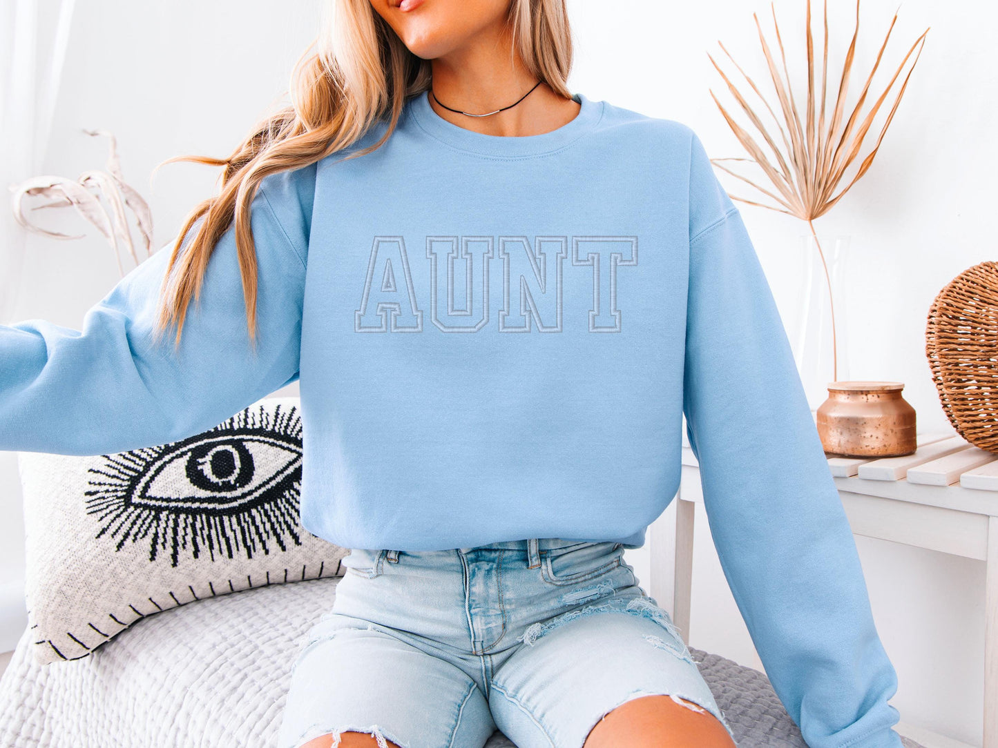 Aunt Embroidered Sweatshirt | Gildan 18000 Crewneck | Cozy Minimalist Pullover | Cute Statement Sweater | Gift for Aunt